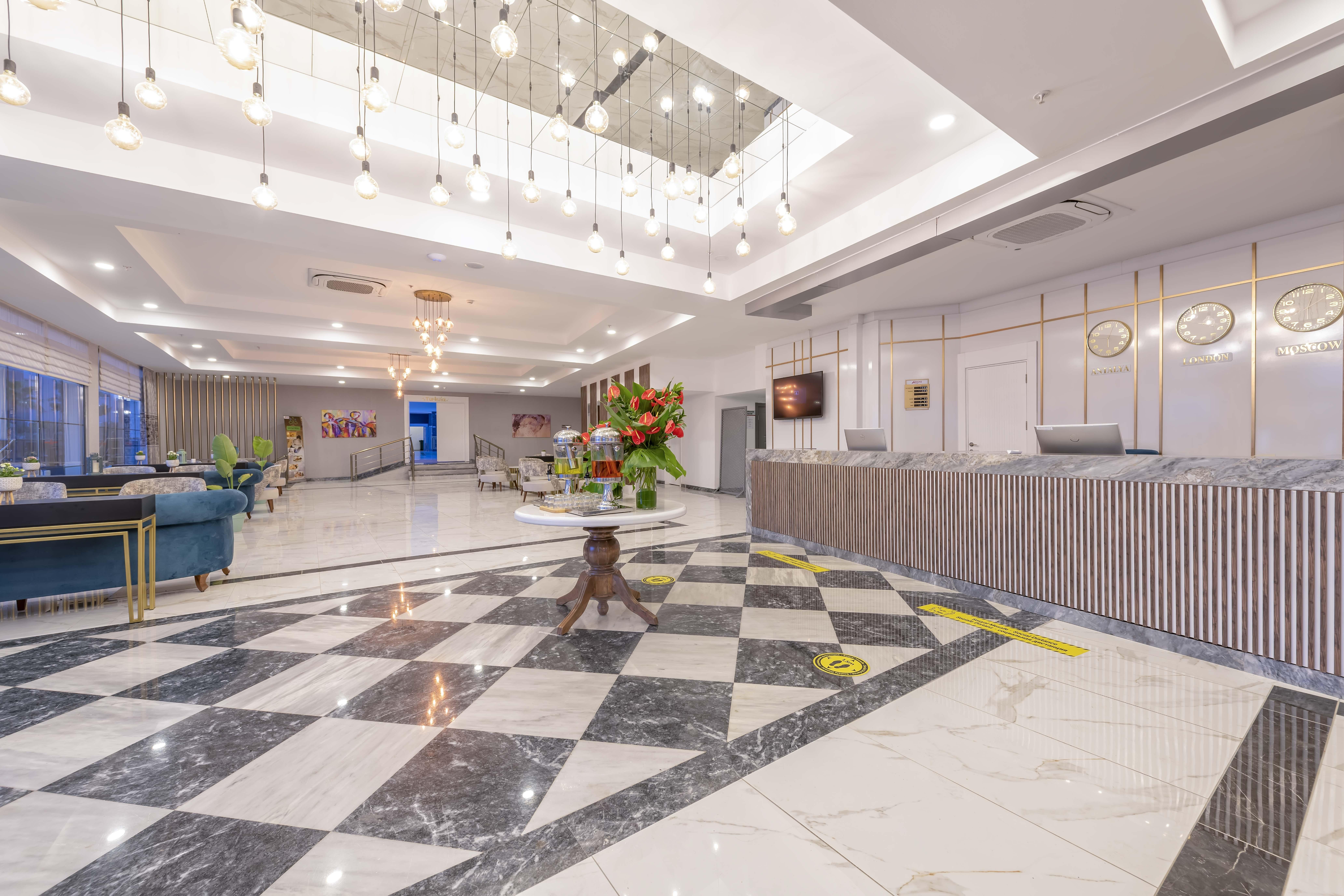 Royal Towers Lara Hotel Antalya Exterior foto