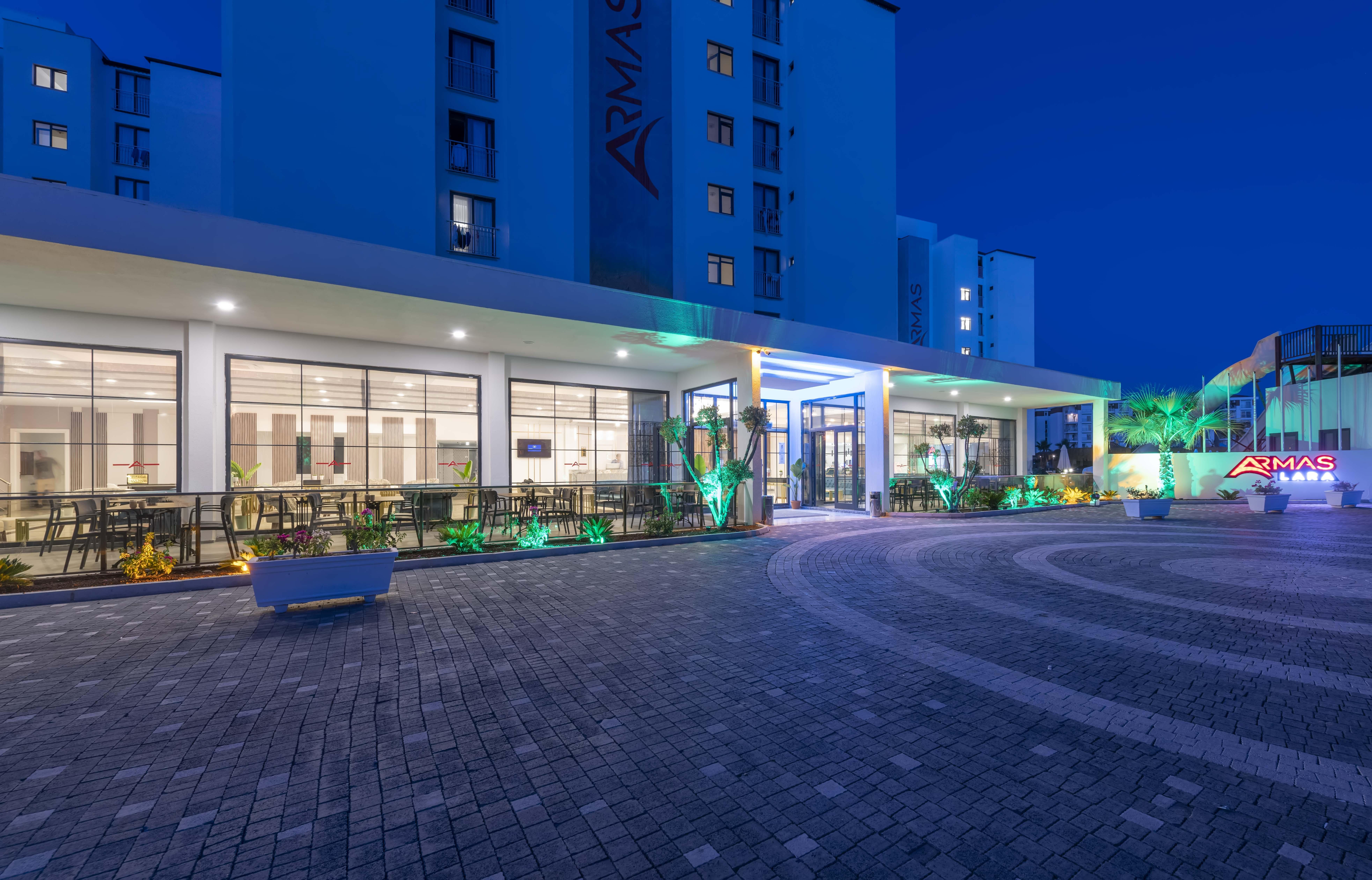 Royal Towers Lara Hotel Antalya Exterior foto