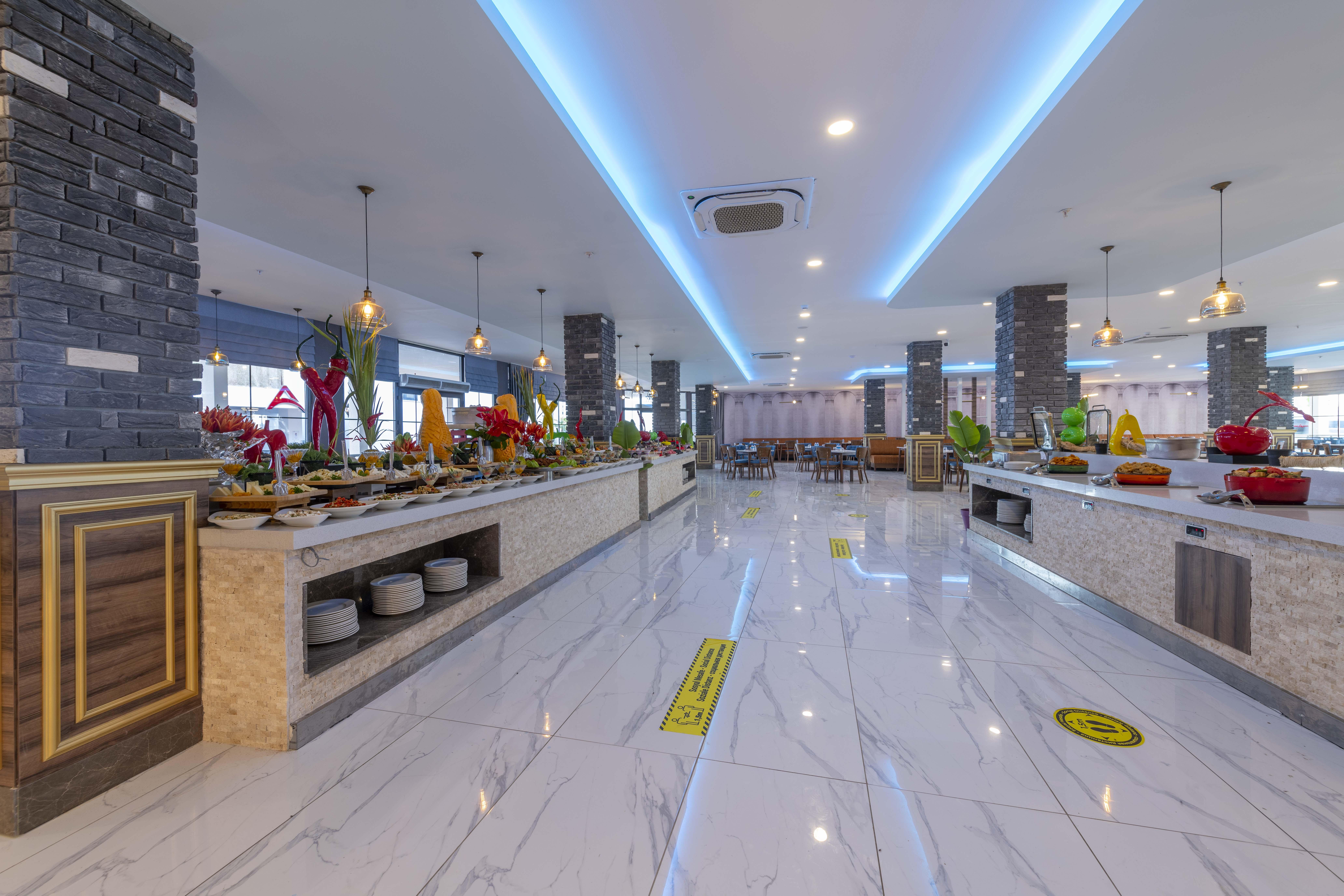 Royal Towers Lara Hotel Antalya Exterior foto