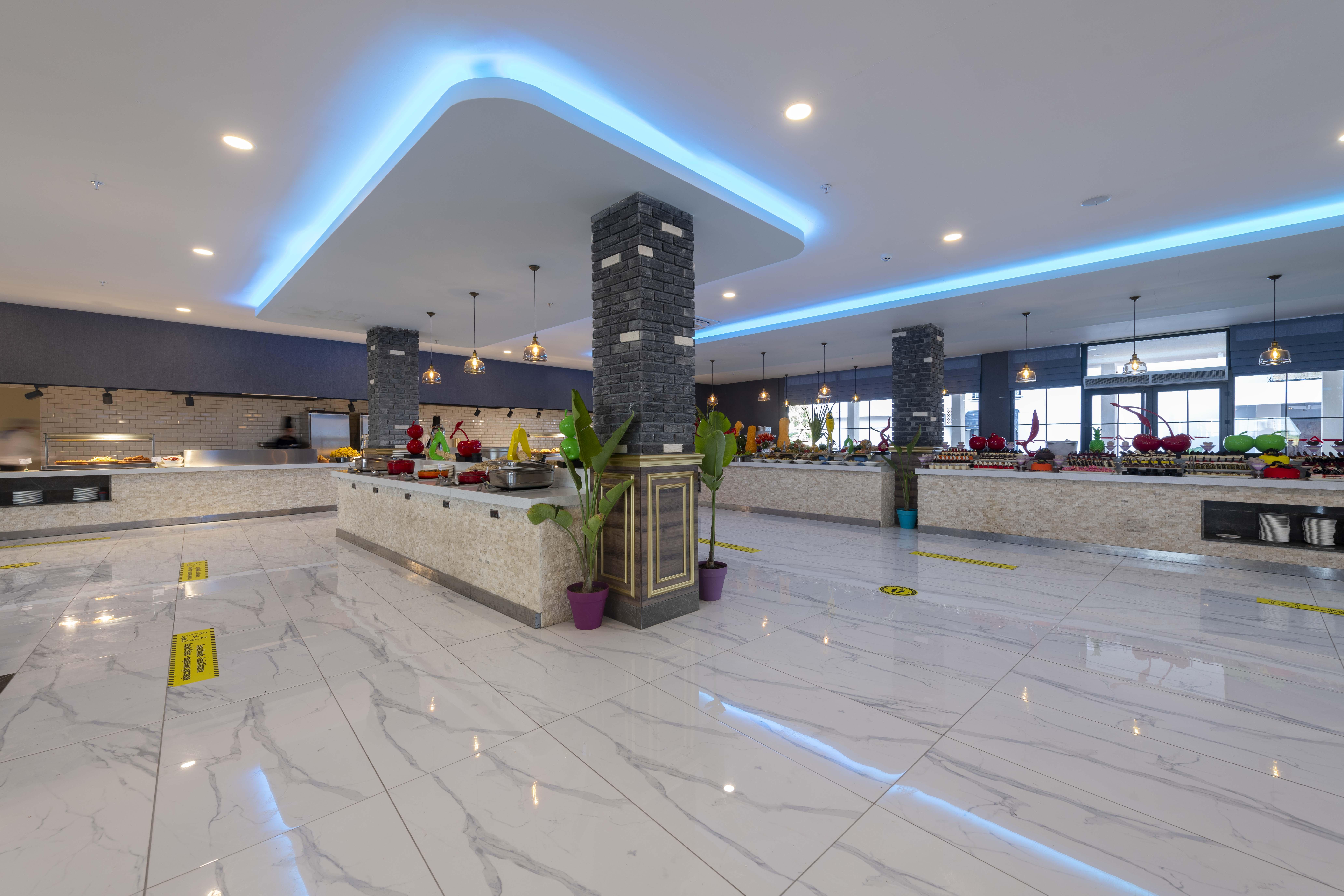 Royal Towers Lara Hotel Antalya Exterior foto